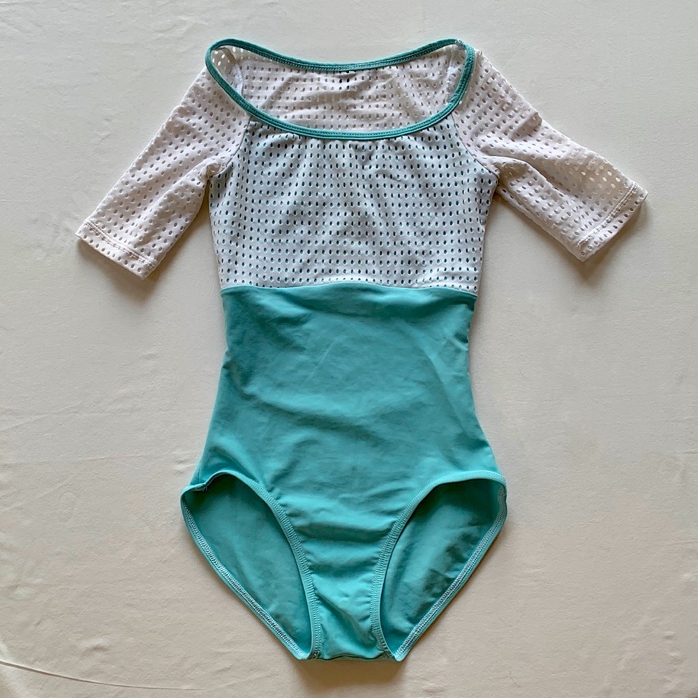 Jule Dancewear Marquise Leotard - XS
Aqua + White Dot Mesh